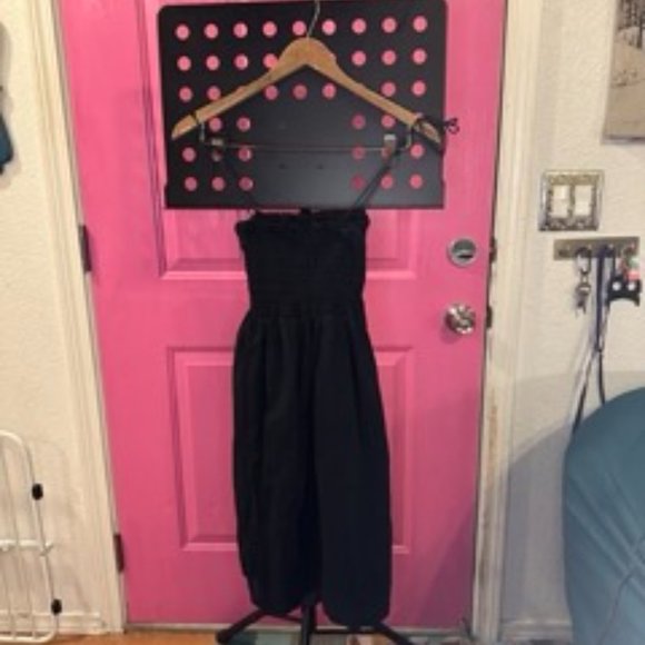 Club Monaco- 100% Cotton, dress, black, adjustable straps, bando bust. - Picture 2 of 3